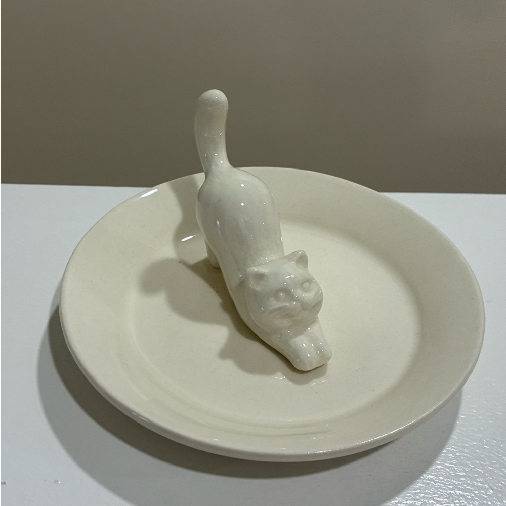 Elegant Cream Cat Trinket Dish